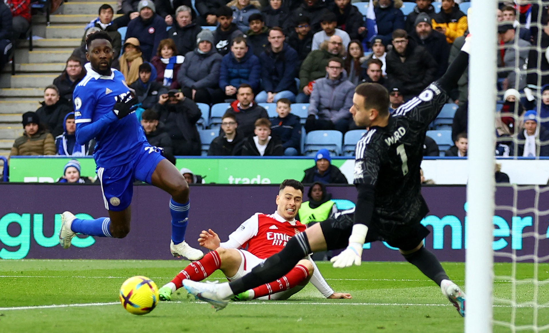 洛杉矶FC官方：沃特福德后卫波特厄斯加盟，签约至2028年.